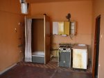 opět místnost č.2, částečně osekány omítky za linkou, demontáž starých přívodů a rozvodů