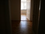 pohled z chodby na místnost č.4,v ní byla sádrokartonem vytvořena ještě předsíňka pro samostatný vstup do místností č.2 a 4  